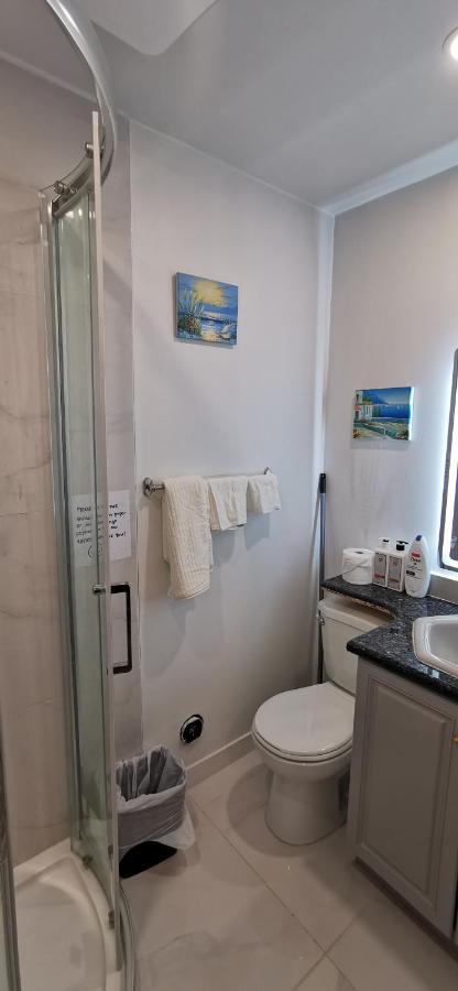 Private Suite With Separated Entrance Richmond Esterno foto