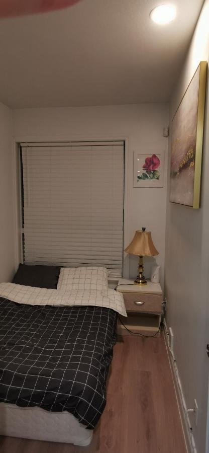 Private Suite With Separated Entrance Richmond Esterno foto
